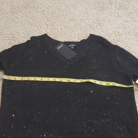 Jones NY sequin Yarn V neck sweater top - Picture 8 of 9